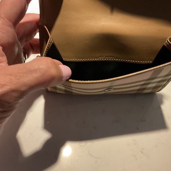 Real Burberry pink check wallet for woman. - Picture 3 of 5